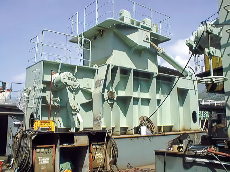 スパッド駆動装置