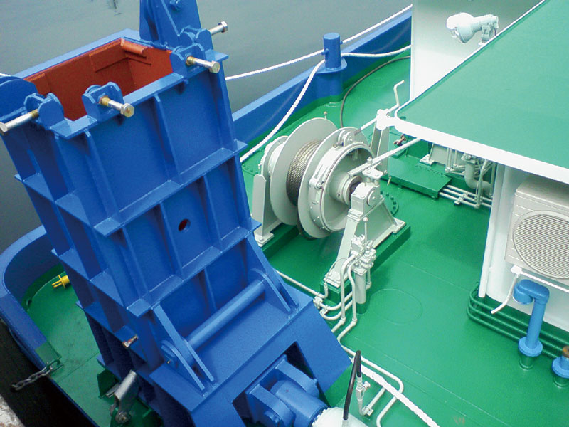 スパッド起倒装置